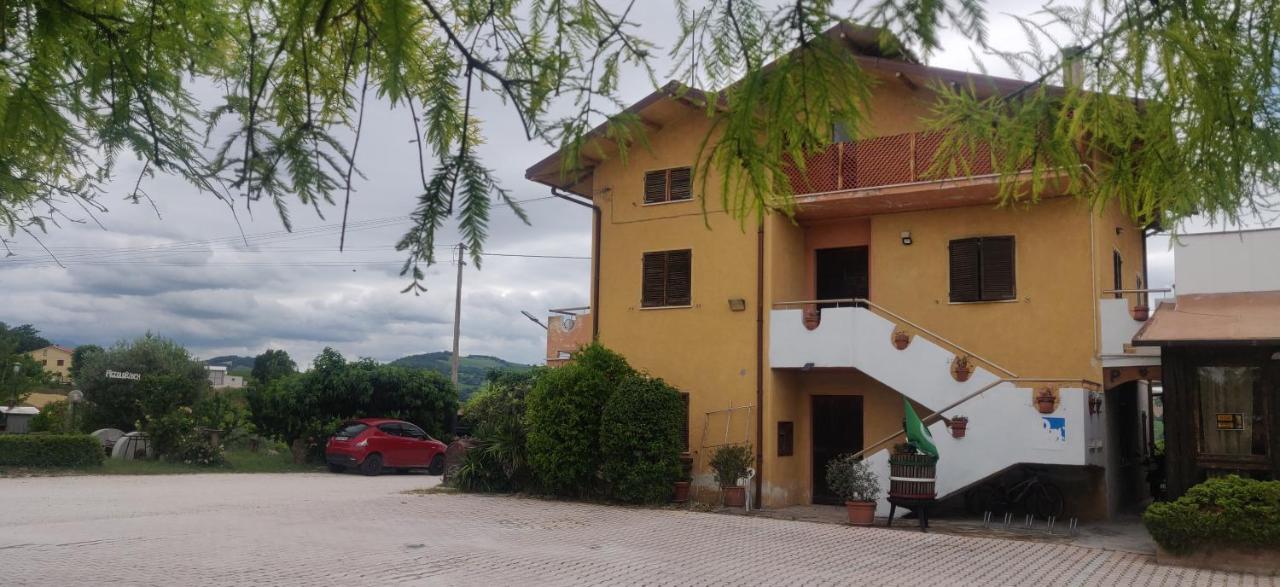 Azienda Agrituristica Piccolo Ranch San Pietro  Eksteriør billede